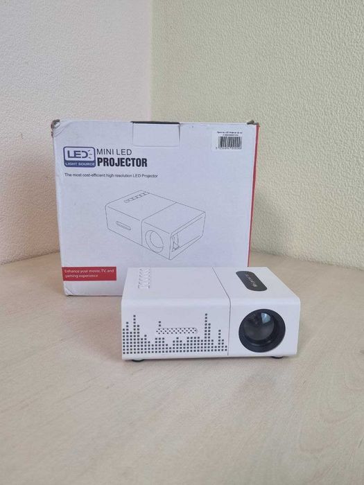 Проектор LED Projector Q1