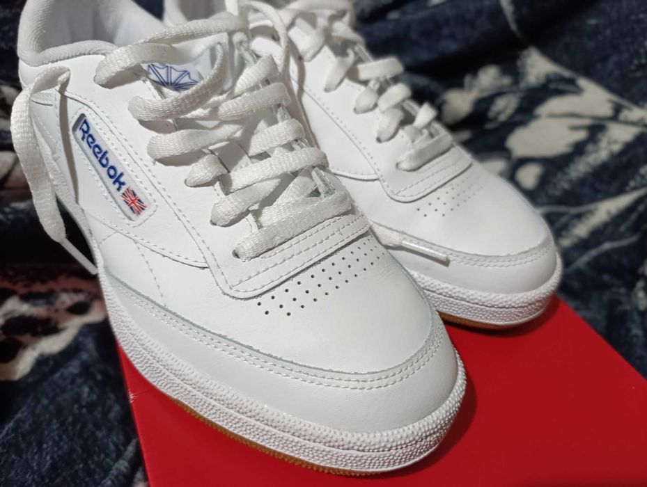 Tênis brancos Reebok unisexo