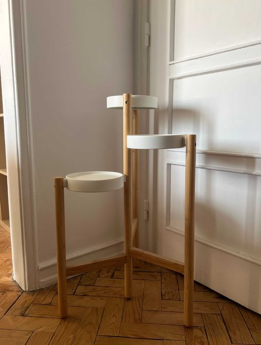 Móvel (Suporte) para Plantas - IKEA