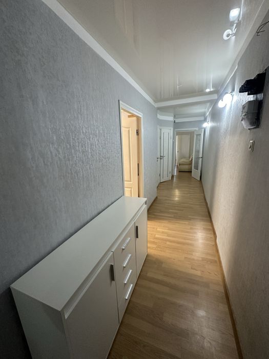 Велика 4 кімнатна квартира під оренду Вишневе