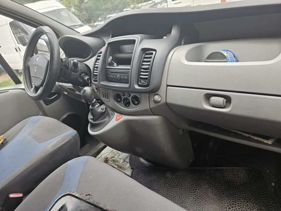 Renault Trafic 2.0 dci 120km zderzak maska lampa blotnik drzwi silnik