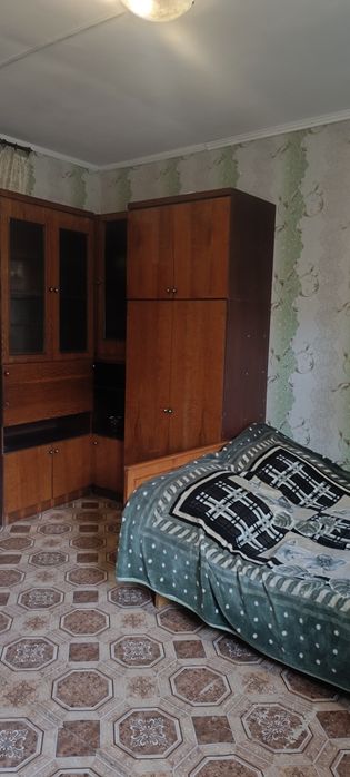 Продаж квартири в гуртожитку з власним санвузлом