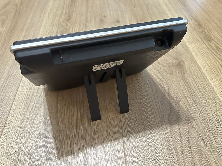 Портативний телевізор Ergo на 8 дюймів