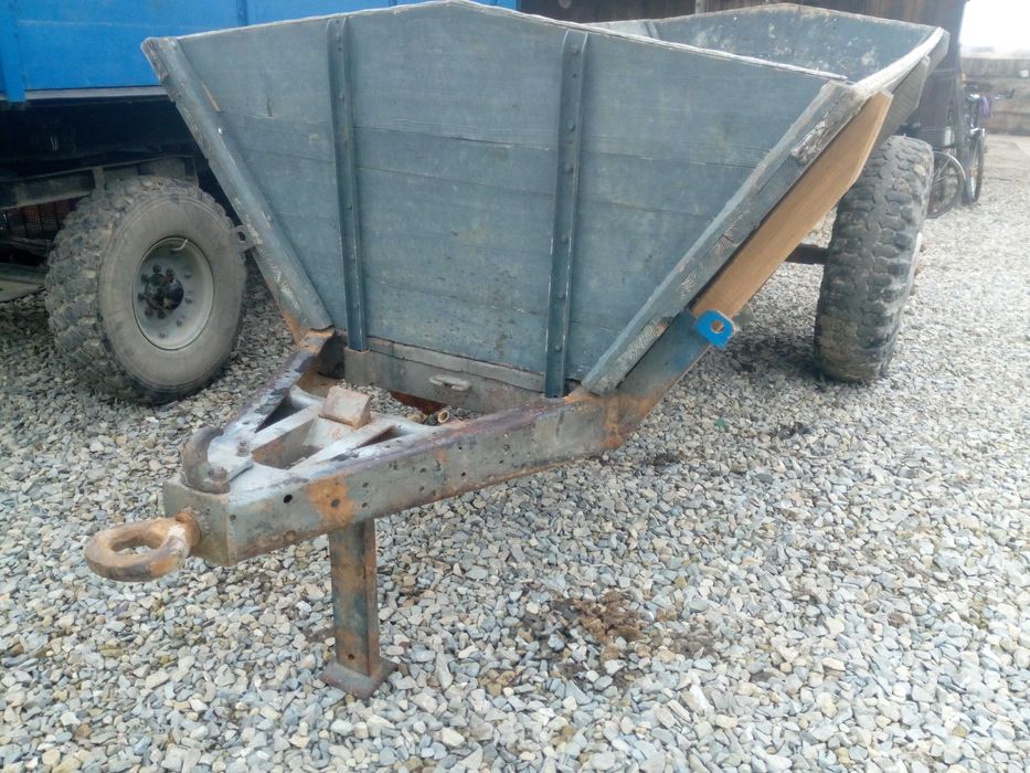 Причіп одноосьний