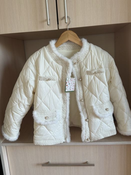 Куртка для дівчинки 140р