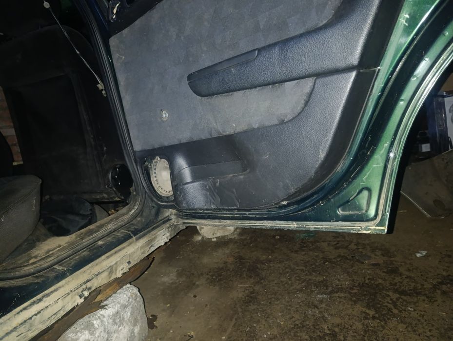 Продам на Opel Astra g Комплект дверей перед,зад,і ляда багажника.