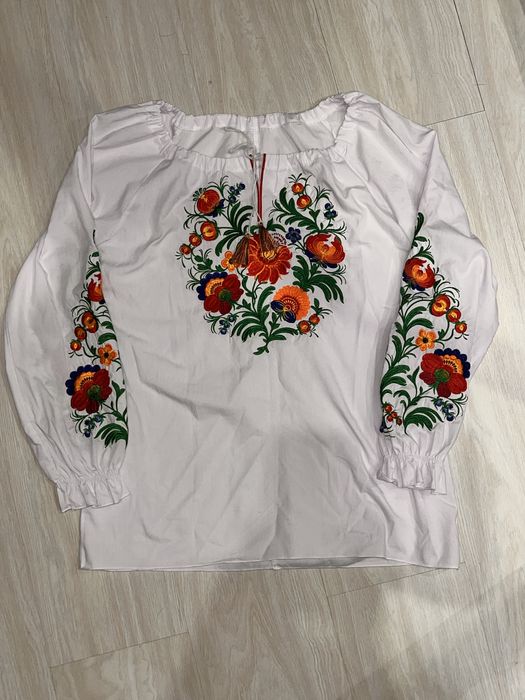 українська діноча вишиванка