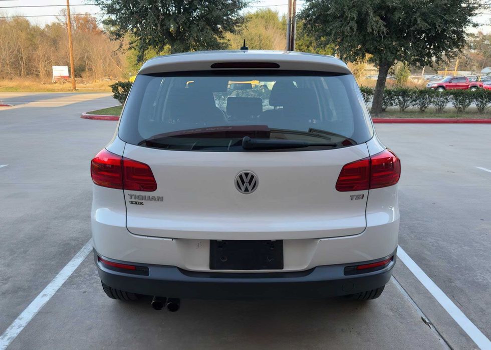 Volkswagen Tiguan      2016