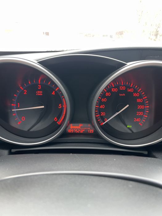 Mazda   2011  в супер ідеальному стані