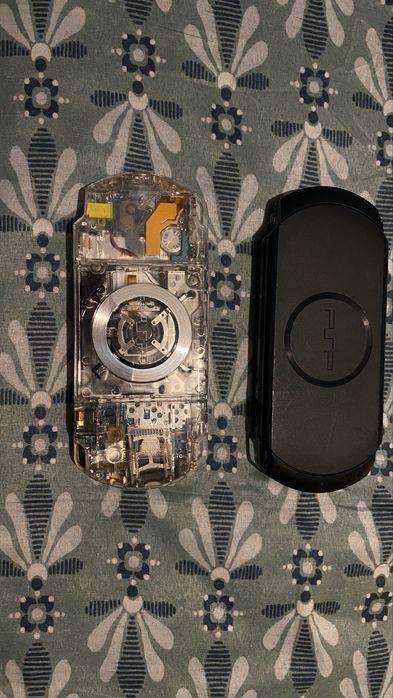 PSP 2000 + PSP E1004