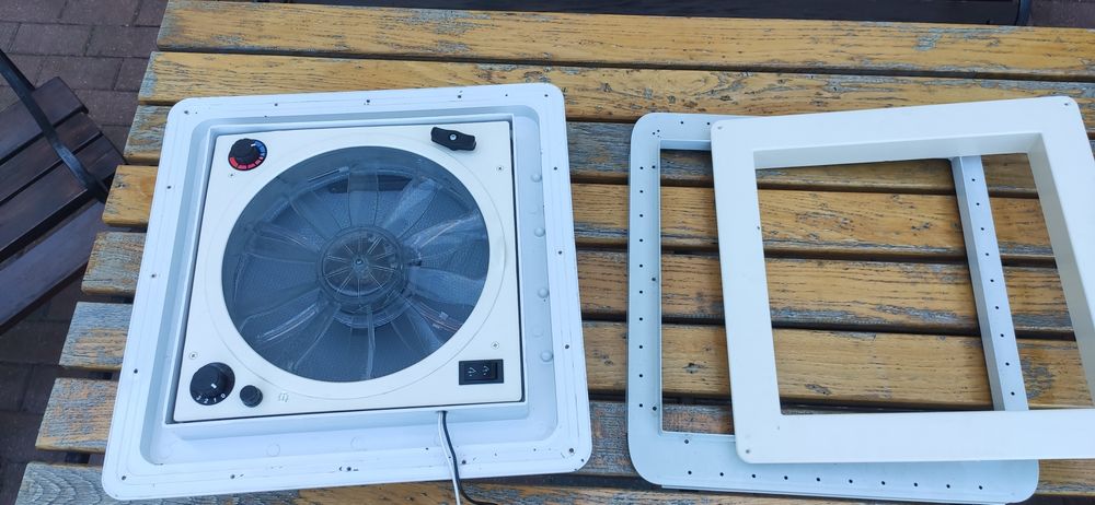 Wentylator , świetlik dachowy Dometic do przyczepy kempingowej lub kampera