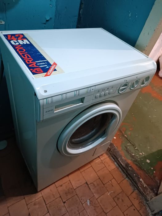 Продам стиральную машину