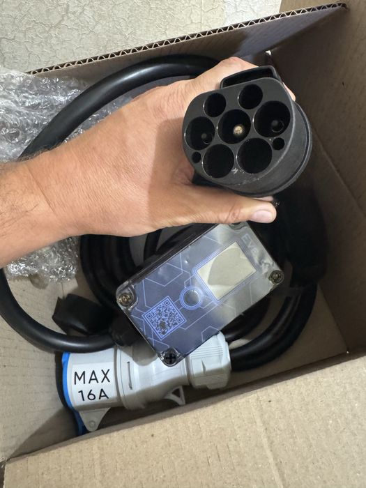 Зарядний пристрій для авто Eveus  Svartex від 7А Tesla Nacs T1 T2 GBT