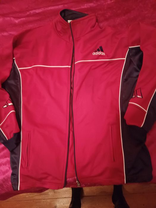 Vende se Casaco Adidas