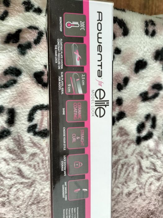 Професійний утюжок Rowenta for Elite model look