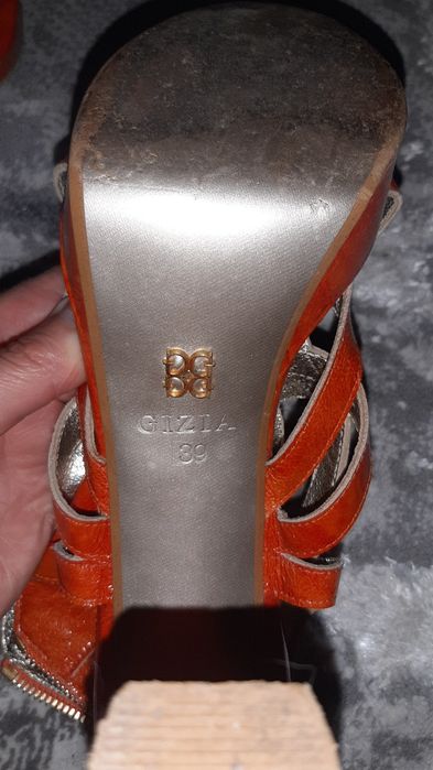 Босоножки gizia продам!