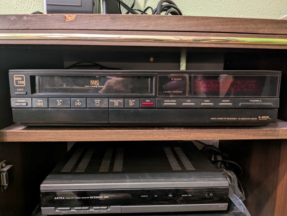 Відеомагнітофон HAN-TOR