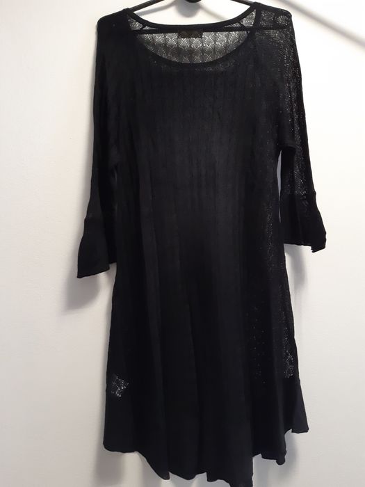 Czarna ażurowa sukienka L