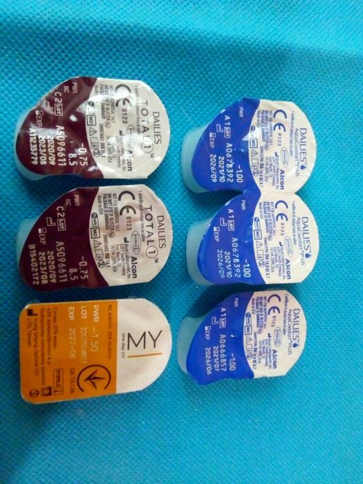 Контактные линзы одним лотом