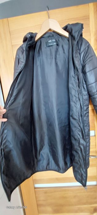 Długa, cienka kurtka pikowana