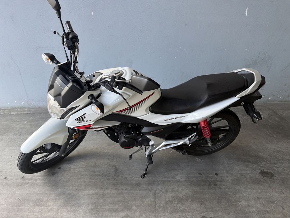 Vendo mota cb125f impecavel.
