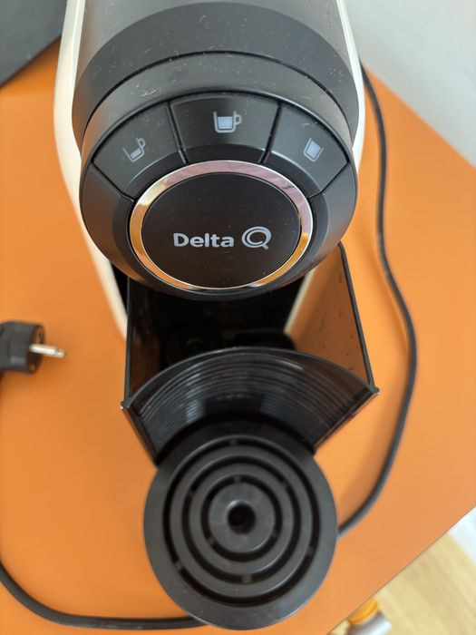 máquina de café Delta Q (entrego em Lisboa ou Beja)