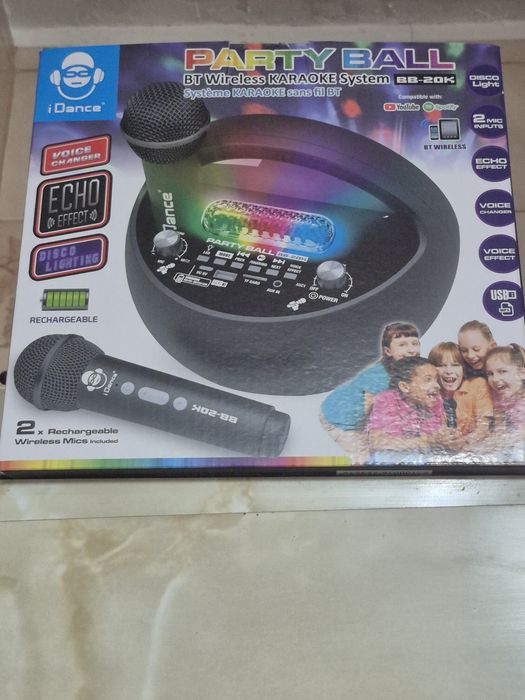 Coluna de som e karaoke