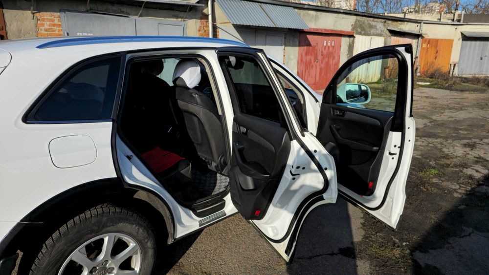 Продам AUDI Q5 2.0 TDI