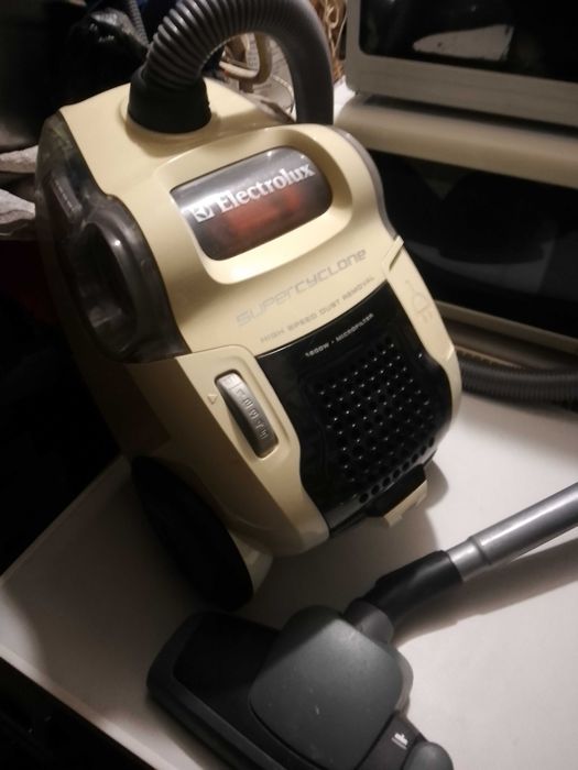 Продам Пылесосы Electrolux