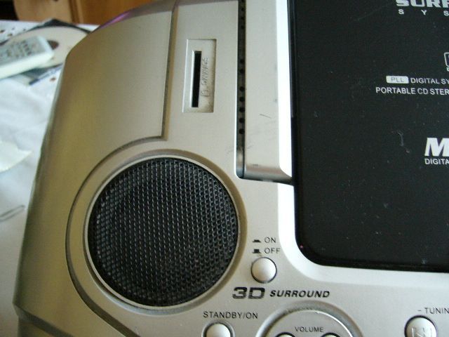 Radiomagnetofon ,CD z czytnikiem karty SD, i port USB