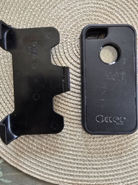 Etui OtterBox do iPhone 5 oraz iPhone 5s.