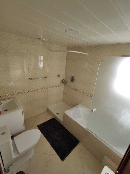Quarto Individual em Moradia (Despesas Incluídas) com 2 WC ́s