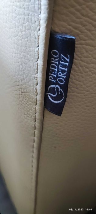 Sofá Individual em Pele