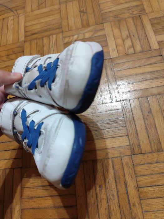 Buty na rzepy Nike 30