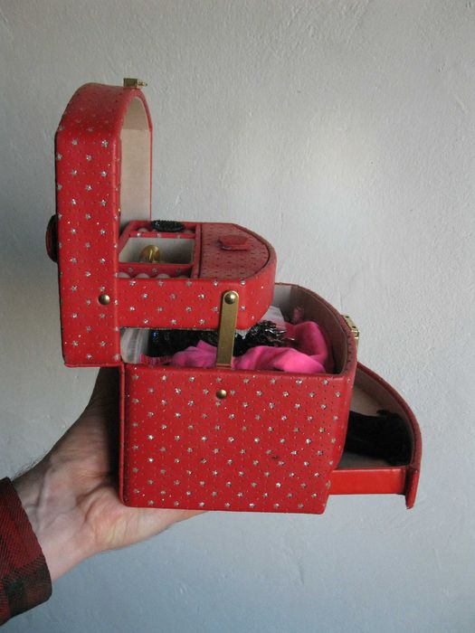 Шкатулка для украшений  раскладная автоматическая.