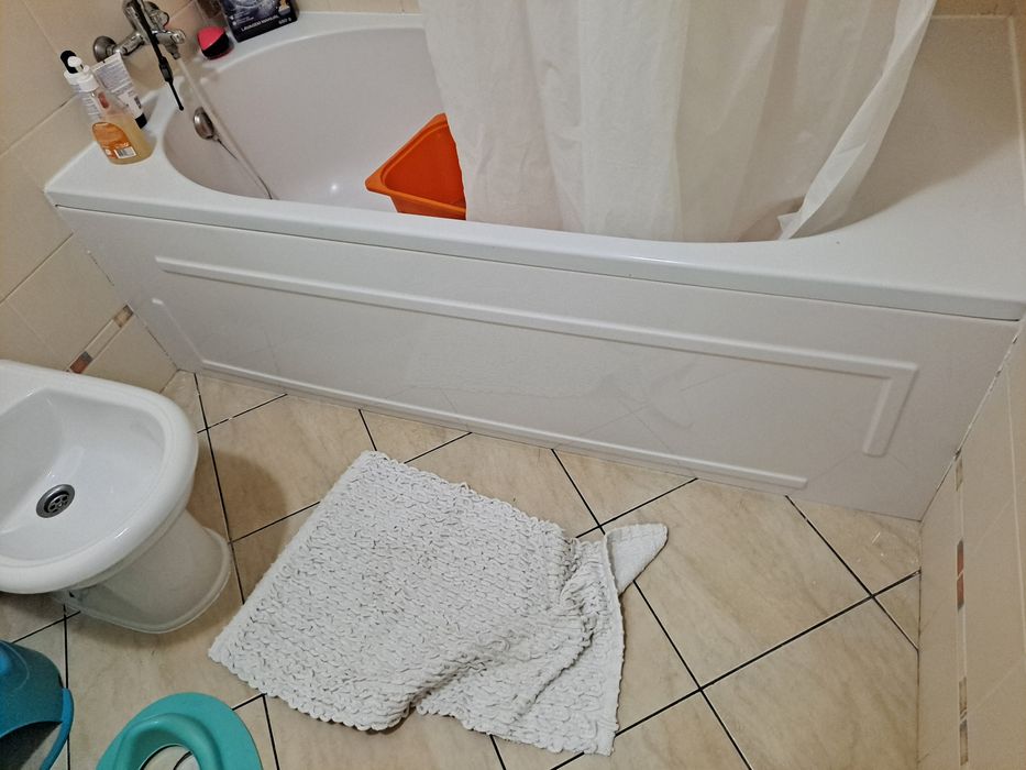 Vendo 2 banheiras usadas, 1,75x0,75 e painel frontal