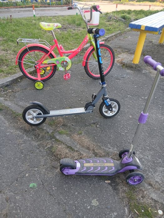 Самокат "Ardis" на надувний колесах.