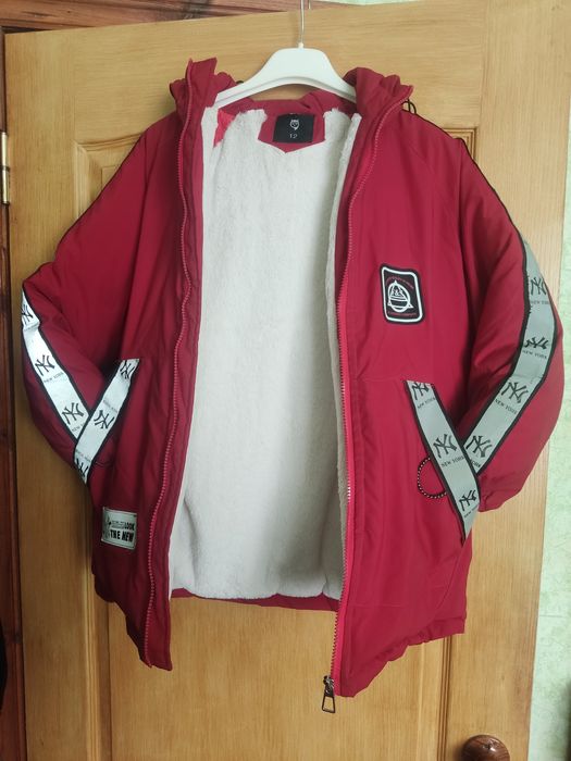 Зимова, тепла куртка на 12 років