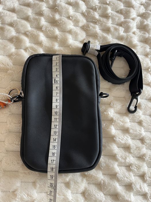 Mala carteira desportiva em preto