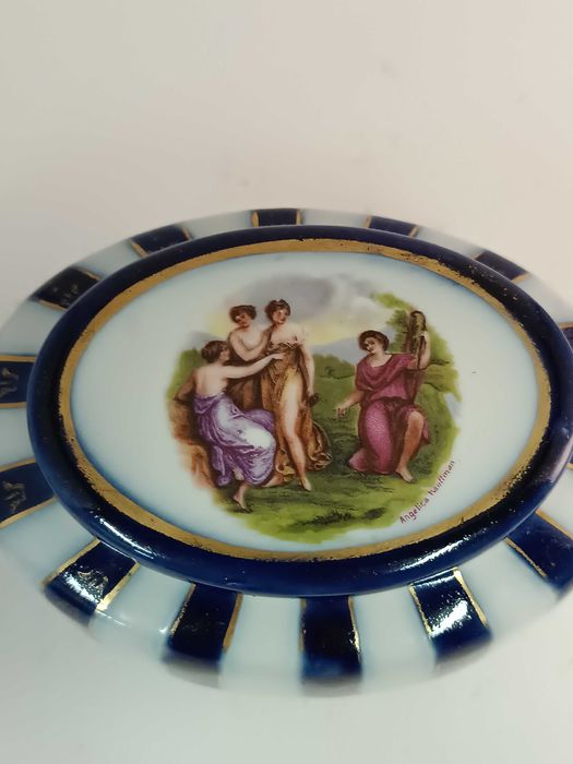 Bonita caixa guarda joias em porcelana alemã