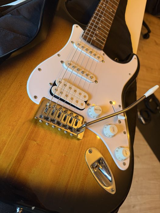 Fender Squire Squier Bullet Strat HSS BSB