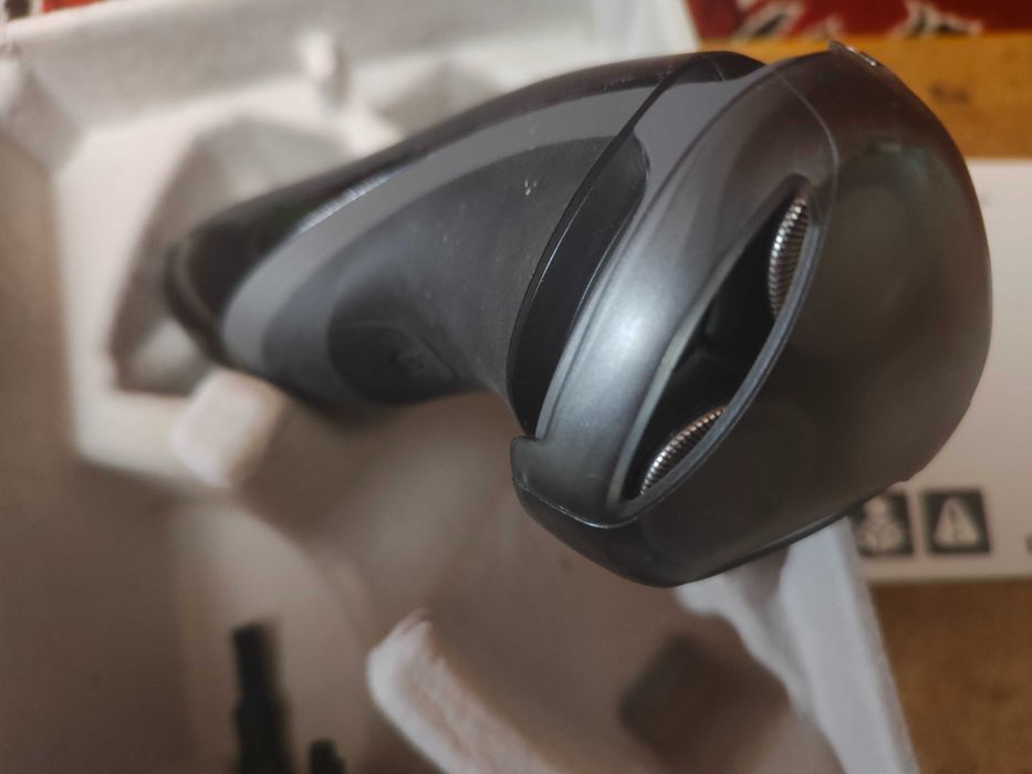 Аккумуляторная бритва Philips PT 727