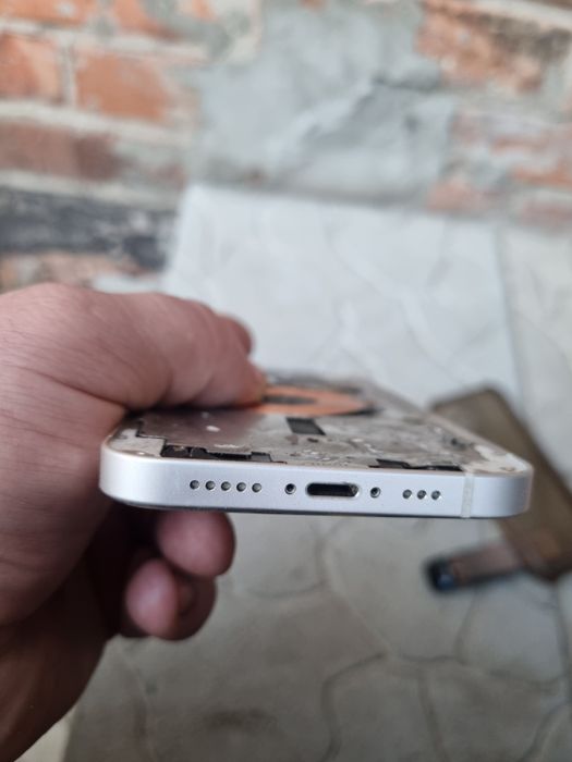 Продам iPhone 12
