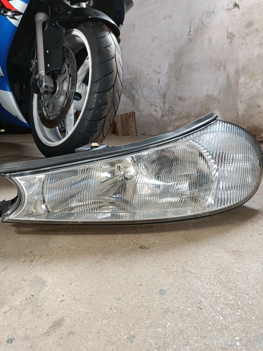 Farol/otica Ford Mondeo