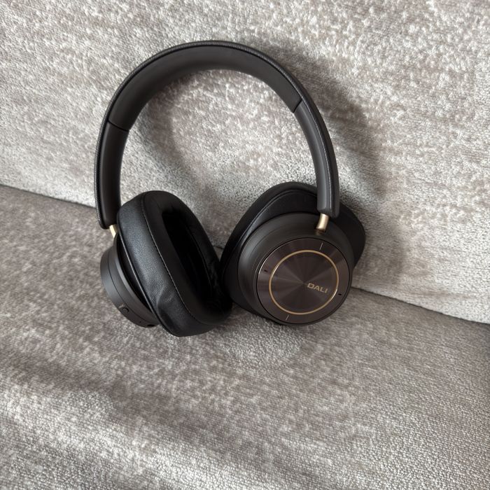 DALI IO-12 Premium Hi-Fi – Como Novos (Fatura/Garantia) + Acessórios Originais