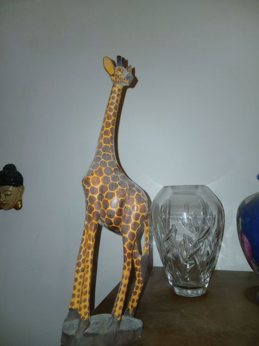 Girafa em madeira
