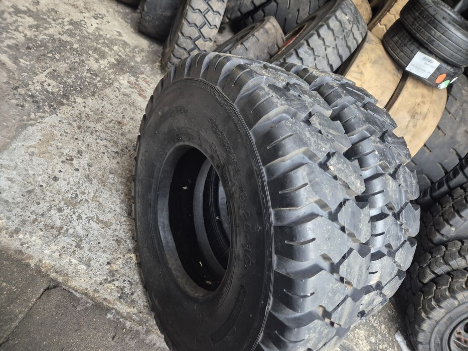 Opony do wózka widłowego 825x15