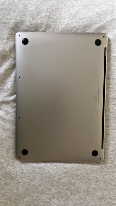 MacBook Pro 13” (2019) - i5, 16GB RAM, 256GB SSD