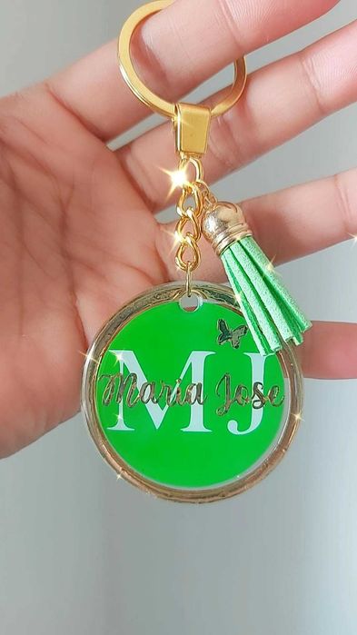 Chaveiro com borla / nome e inicial / presente perfeito