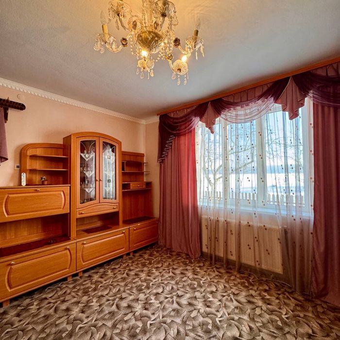 Продаж двох цегляних будинків із санвузлом 168м2 + 61сот землі